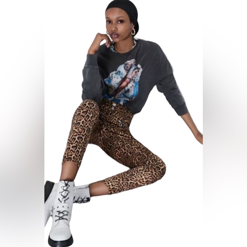 Zara Y2K Leopard Print Jeans Size 6 Emblem 90s Graffiti‎ High Rise Zipper